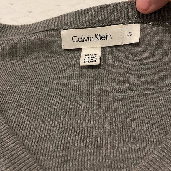 Calvin Klein Solid Grey V-Neck Pullover Sweater Cotton Modal Blend Men’s Large - Picture 2 of 8